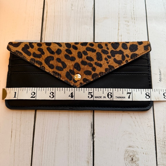 Slim Leopard Print and Black Wallet - Picture 5 of 6